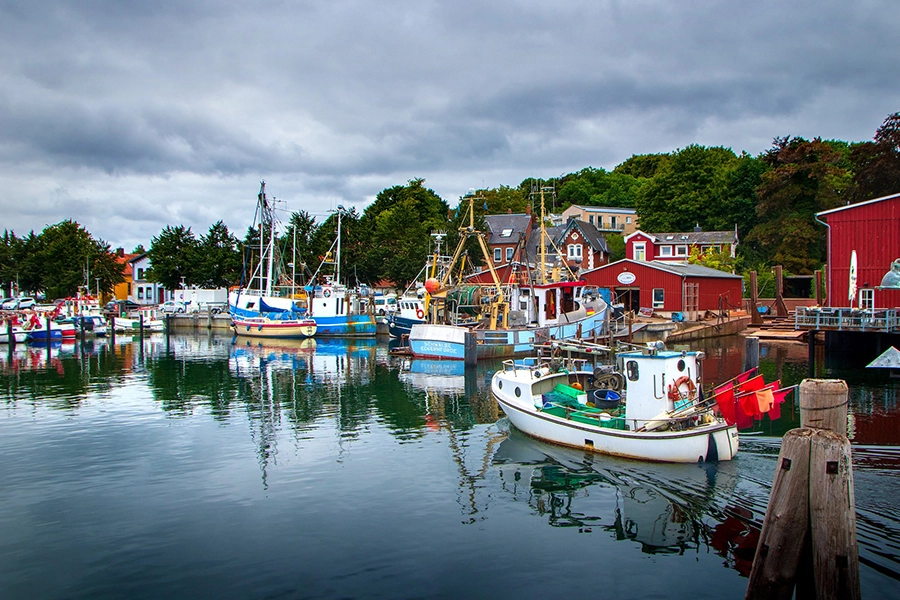 Meer Hafen Boote bedeckt