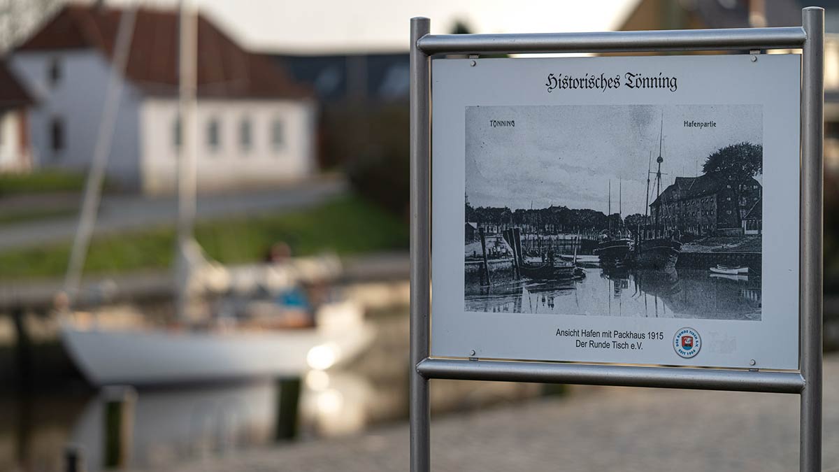 Tönning Geschichte Hafen Schild